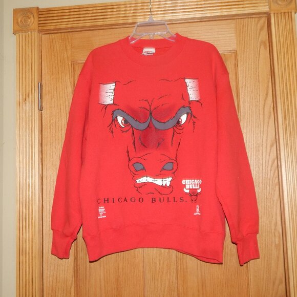 Vintage 1990s Nutmeg Mills Red Chicago Bulls Crewneck Sweatshirt Size Medium M - Picture 1 of 2